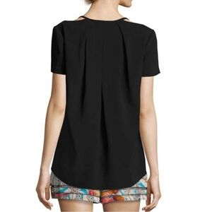 Trina Turk Floramaria Cut-out Shoulder Black Short Sleeve Boxy Blouse